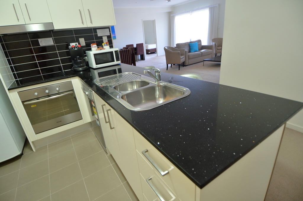 Gladstone City Central Apartment Hotel Official Экстерьер фото