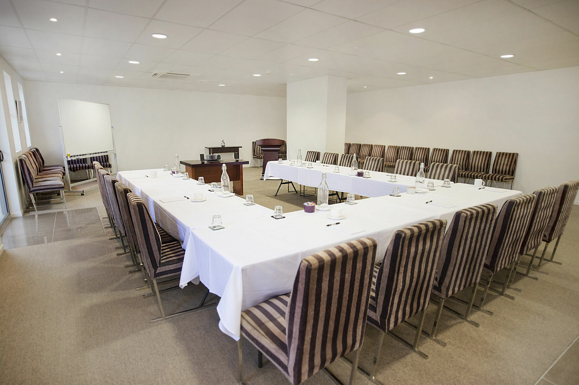 Gladstone City Central Apartment Hotel Official Экстерьер фото